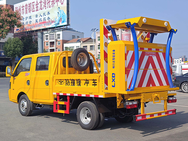 東風(fēng)途逸藍牌70k防撞緩沖車