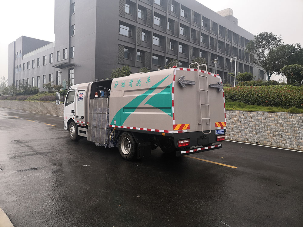 CL5090GQXBEV東風(fēng)純電動護(hù)欄清洗車